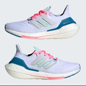 Adidas Women's Ultraboost 22 Shoe